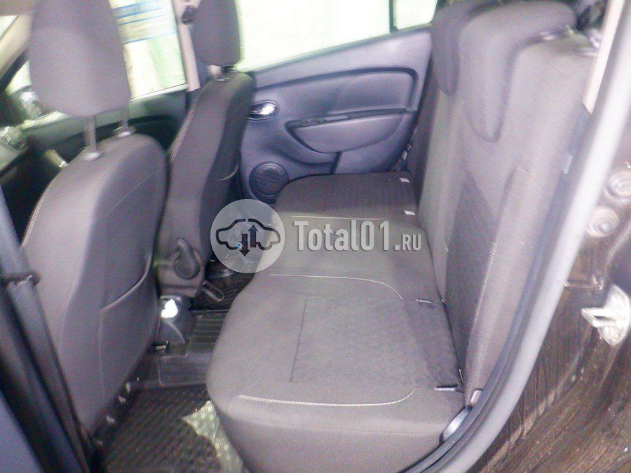 Фото Renault Logan 76