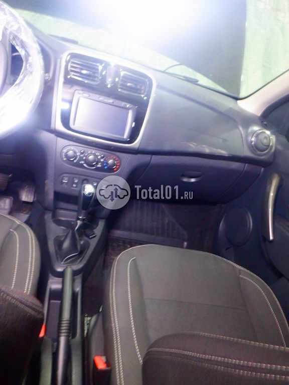 Фото Renault Logan 78
