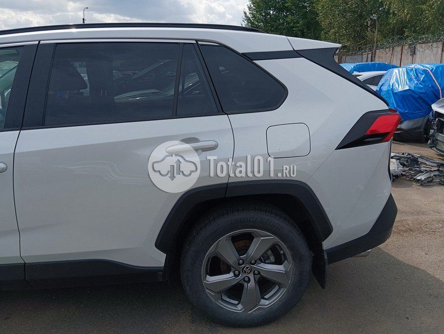 Фото Toyota RAV4 14