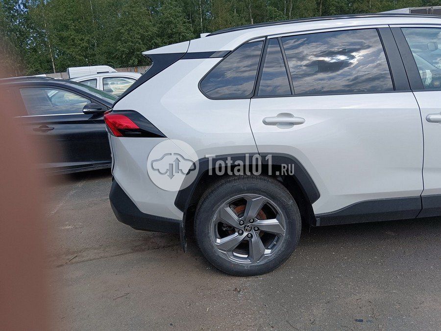 Фото Toyota RAV4 24