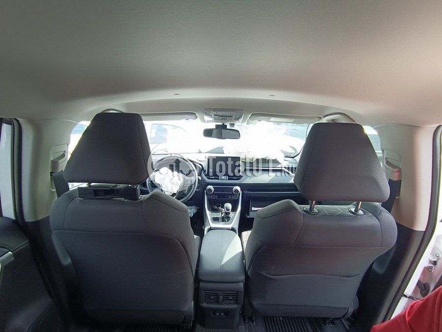 Фото Toyota RAV4 102