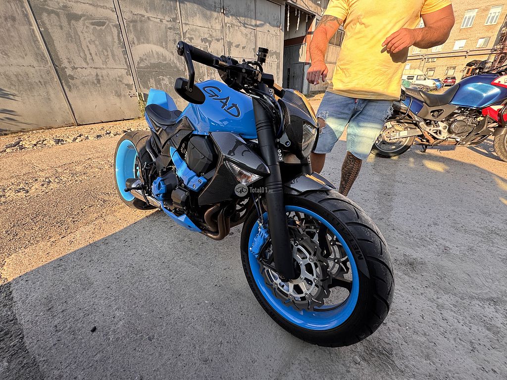 Фото Honda CBR1100XX 2