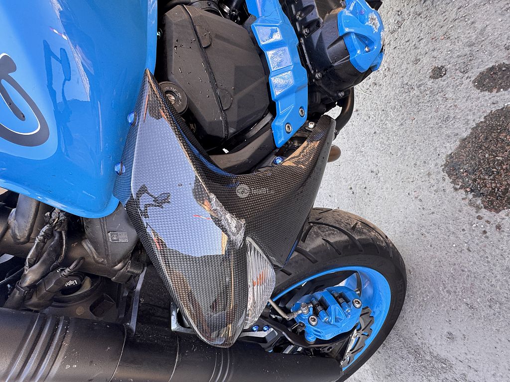 Фото Honda CBR1100XX 22