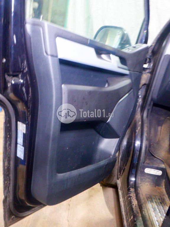 Фото Volkswagen Multivan 20