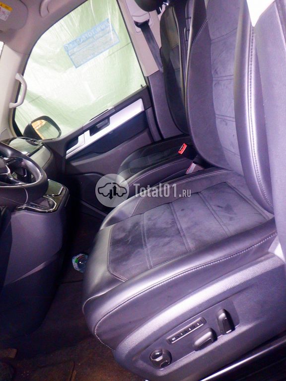 Фото Volkswagen Multivan 30