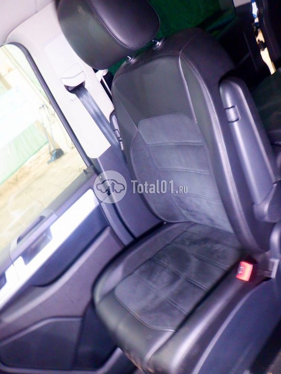 Фото Volkswagen Multivan 34