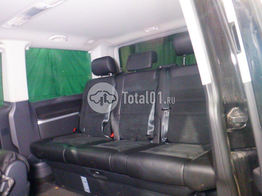 Фото Volkswagen Multivan 60