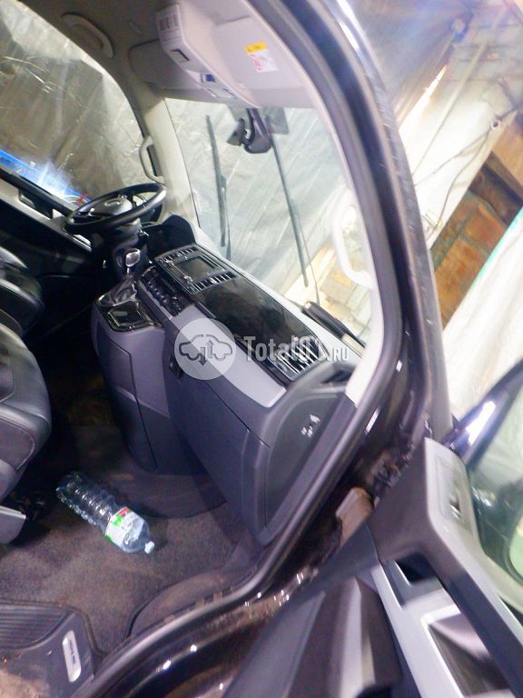 Фото Volkswagen Multivan 98