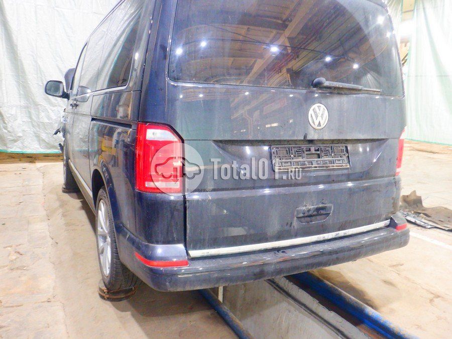 Фото Volkswagen Multivan 212
