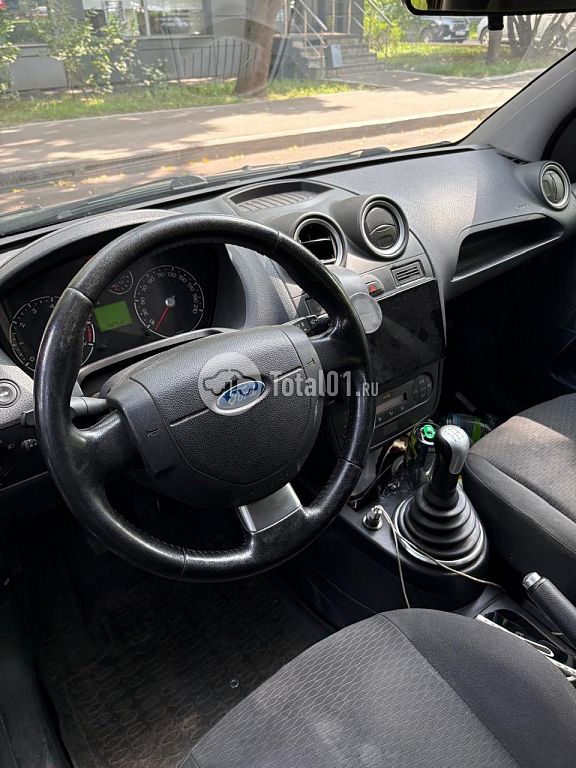 Фото Ford Fiesta 34