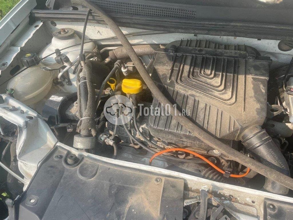 Фото Renault Logan 12