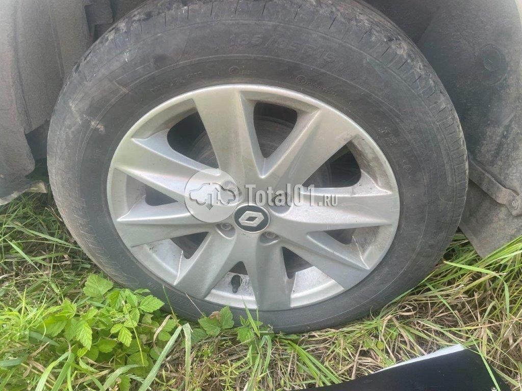 Фото Renault Logan 60