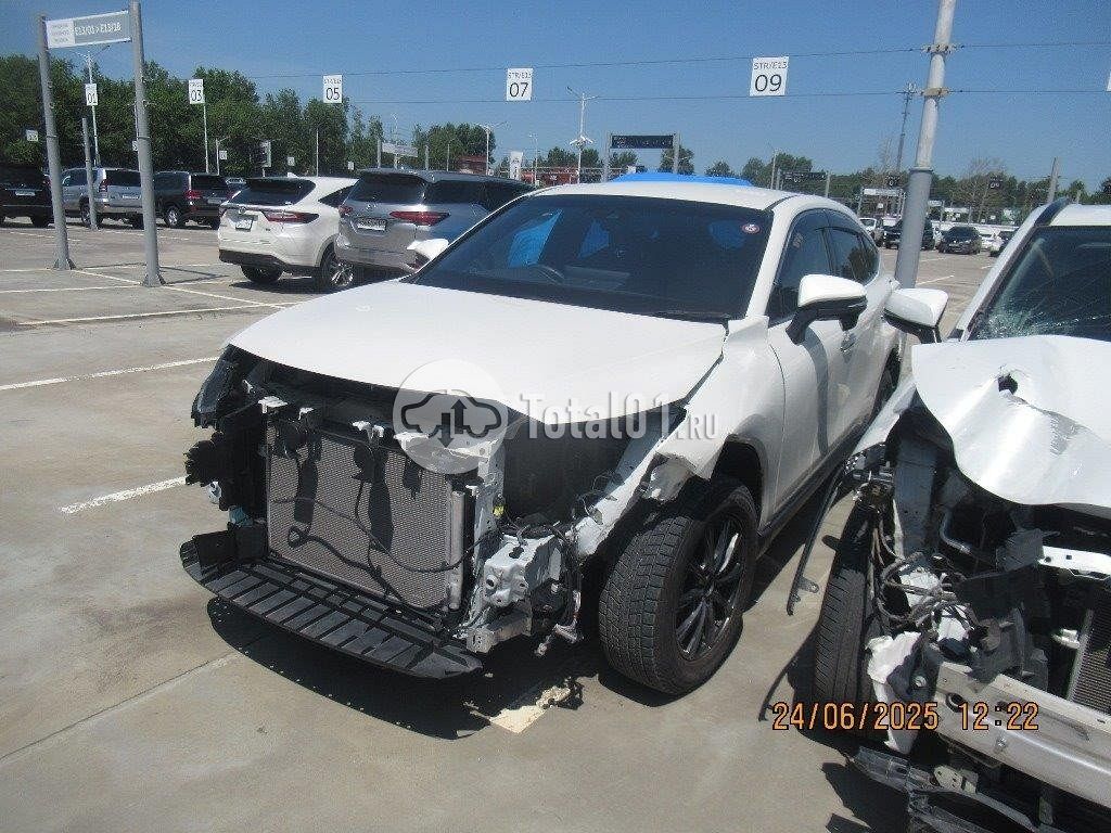Фото Toyota Harrier 6