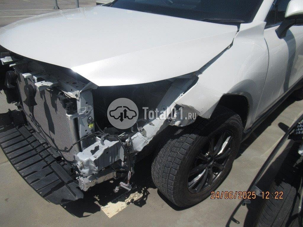 Фото Toyota Harrier 10