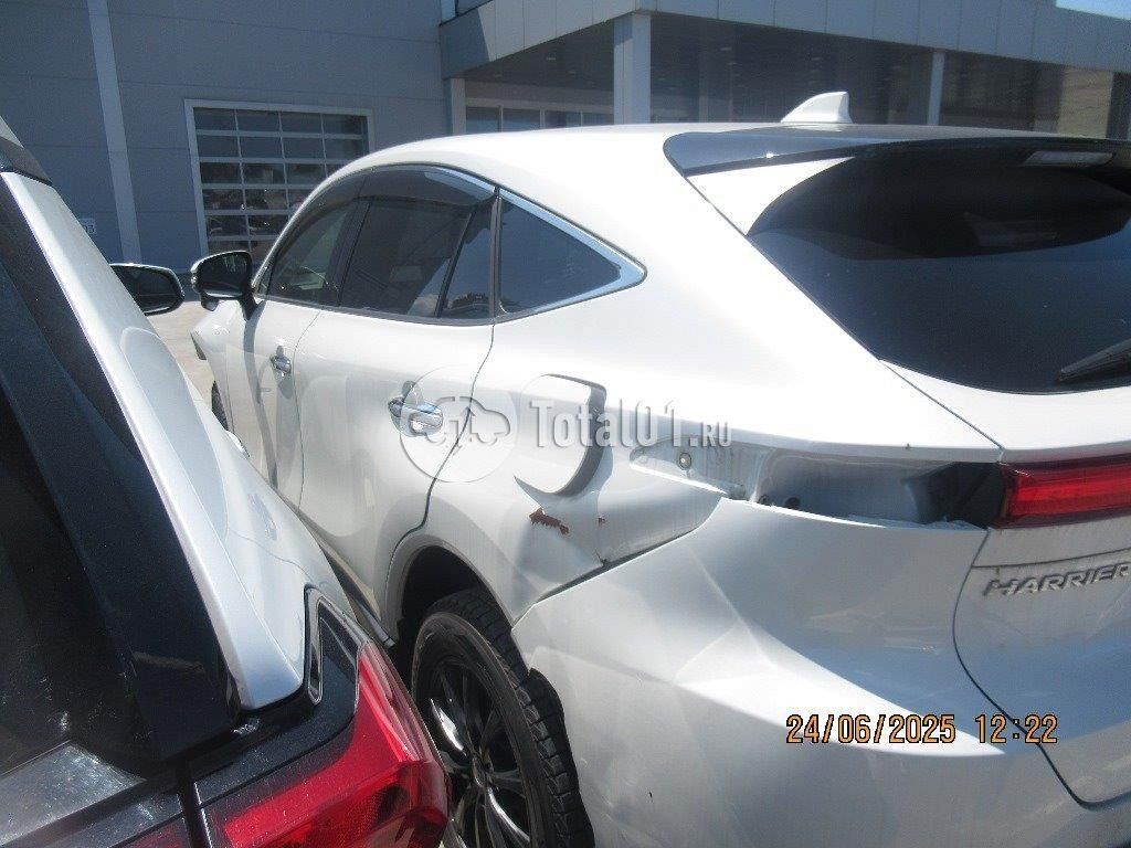 Фото Toyota Harrier 28