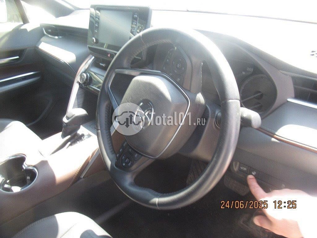 Фото Toyota Harrier 106