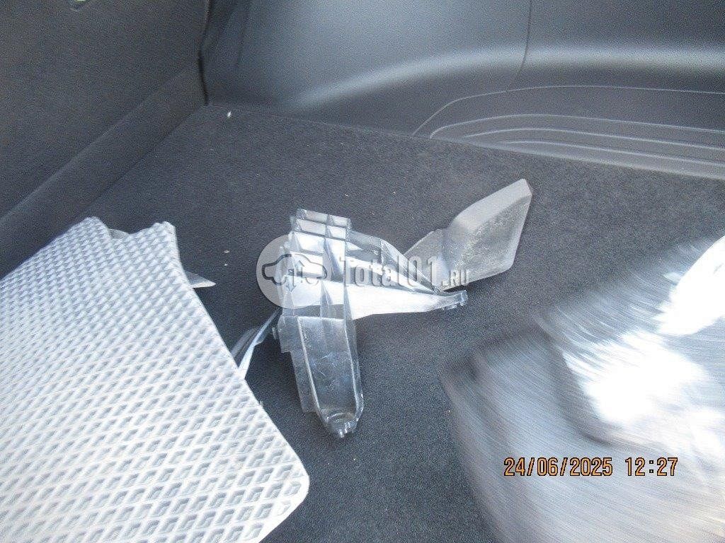 Фото Toyota Harrier 132