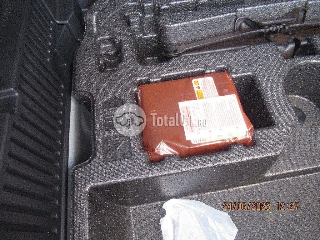 Фото Toyota Harrier 142
