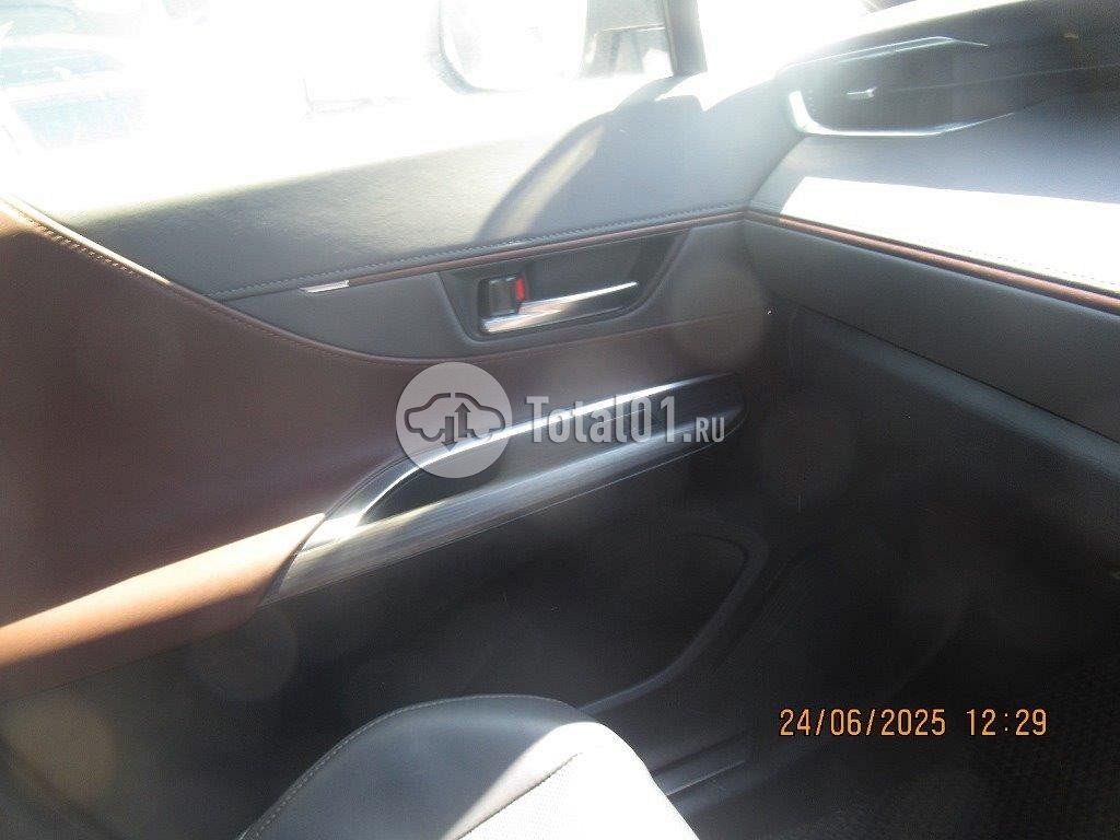 Фото Toyota Harrier 154