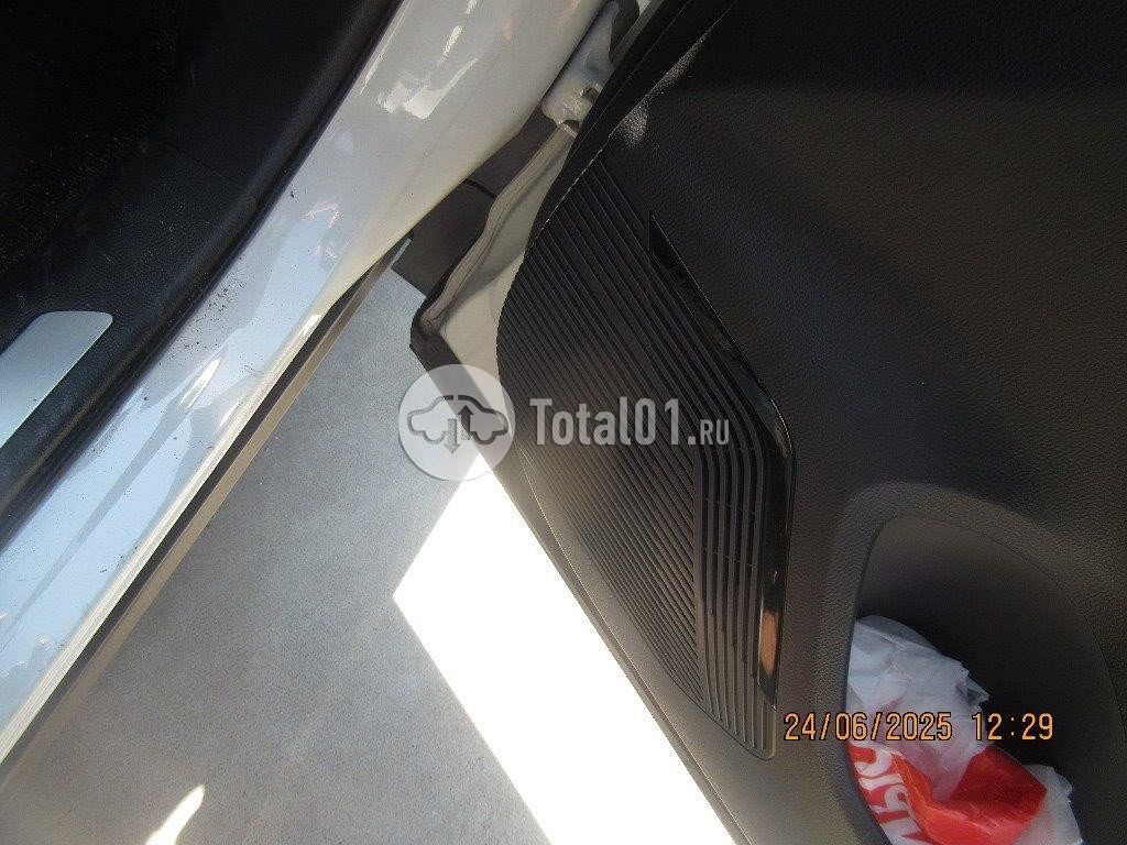 Фото Toyota Harrier 158