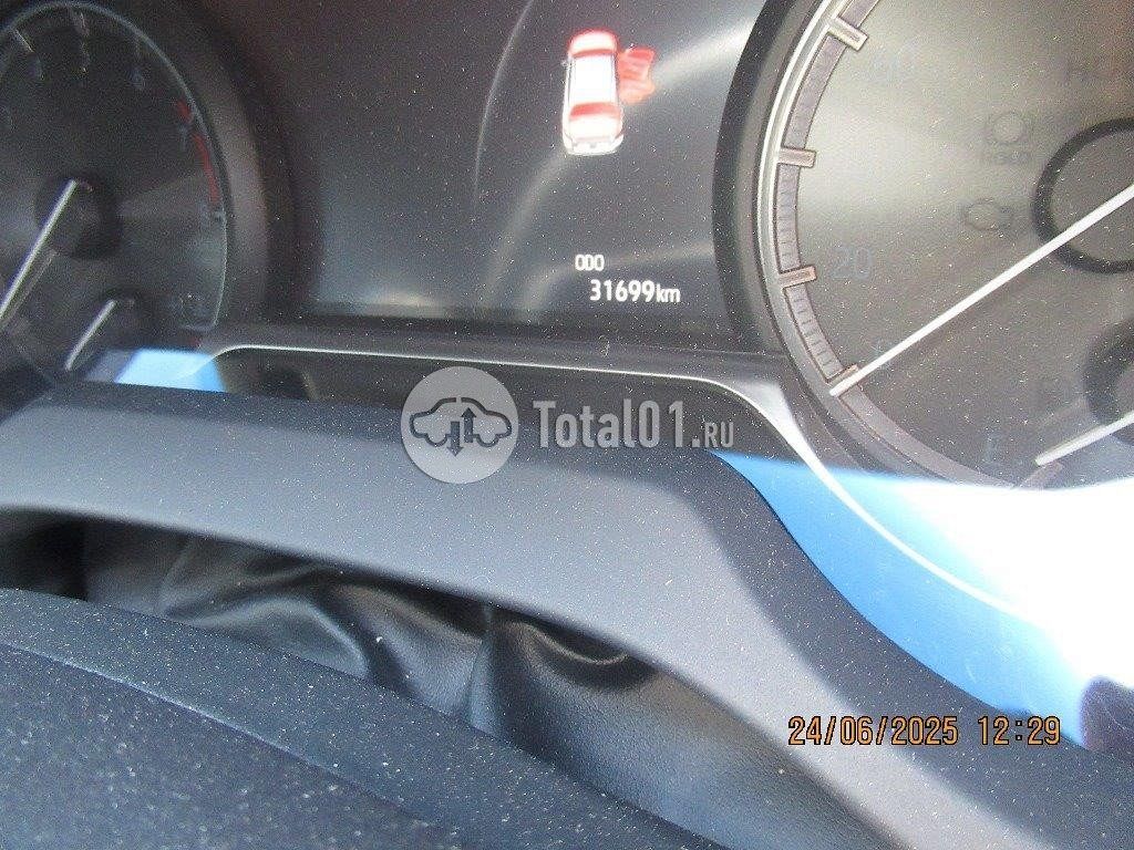 Фото Toyota Harrier 162