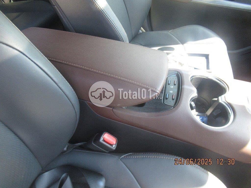 Фото Toyota Harrier 174