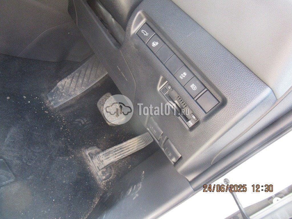 Фото Toyota Harrier 178