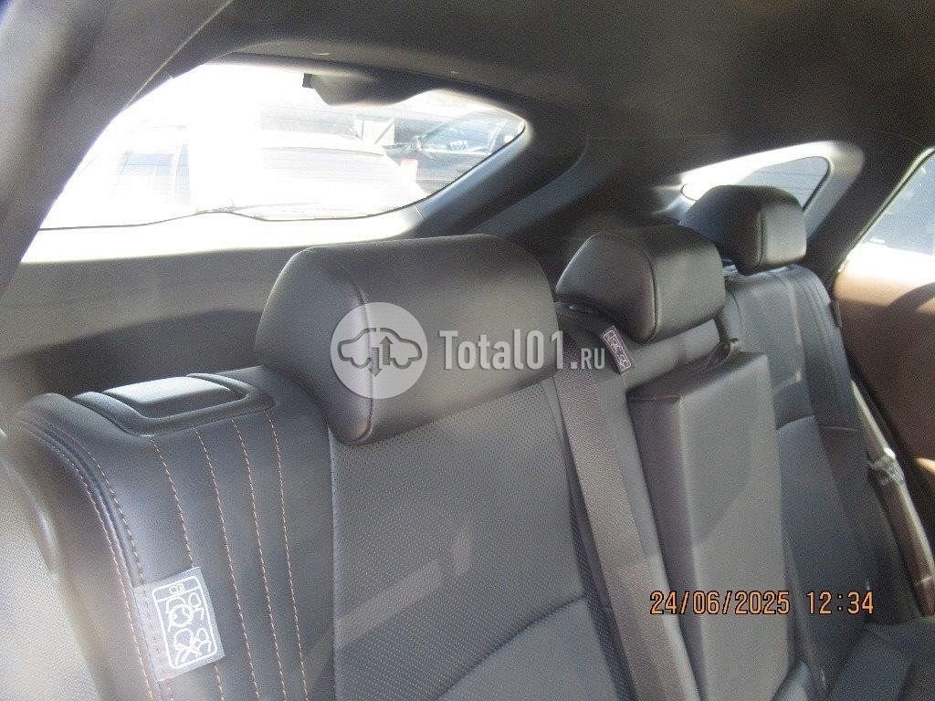 Фото Toyota Harrier 182
