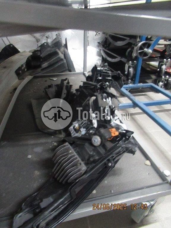 Фото Toyota Harrier 196