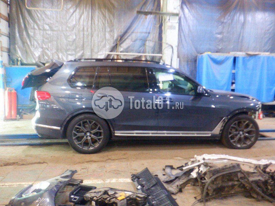 Фото BMW X7 8