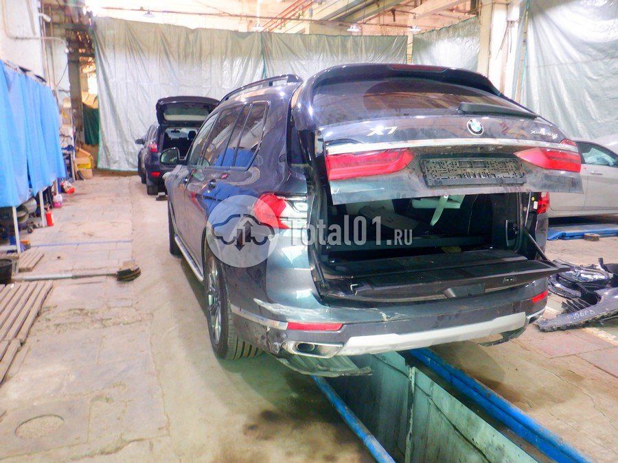 Фото BMW X7 12
