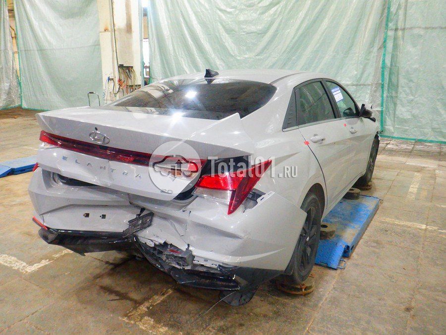 Фото Hyundai Elantra 16