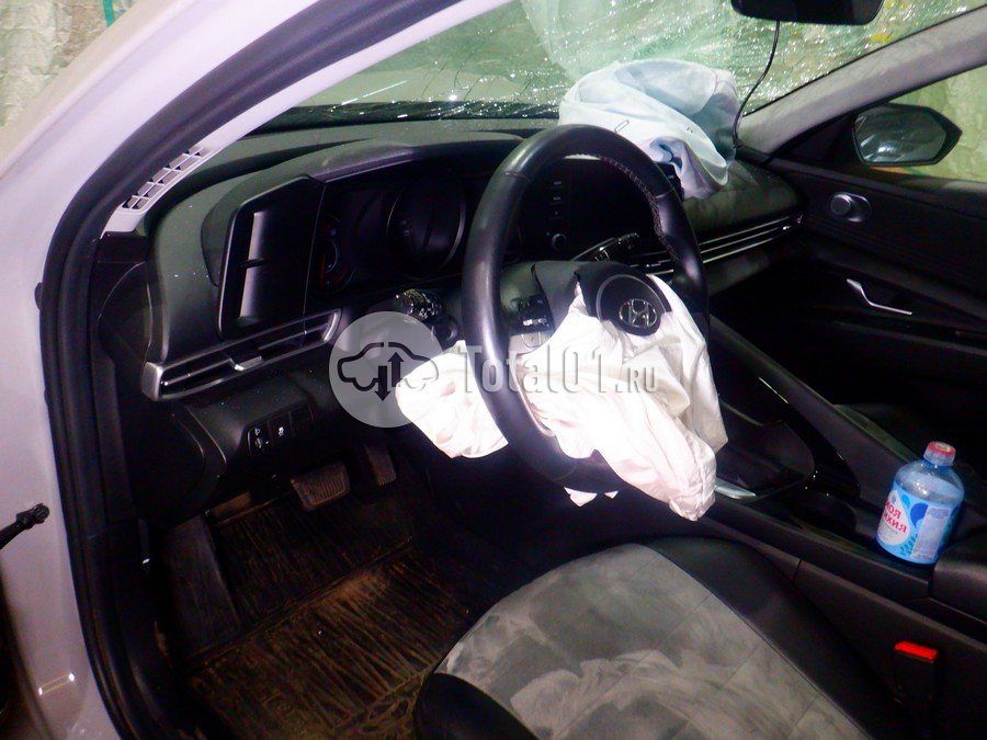 Фото Hyundai Elantra 30