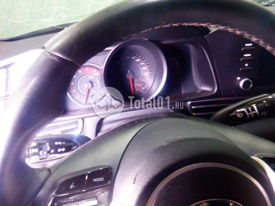 Фото Hyundai Elantra 32