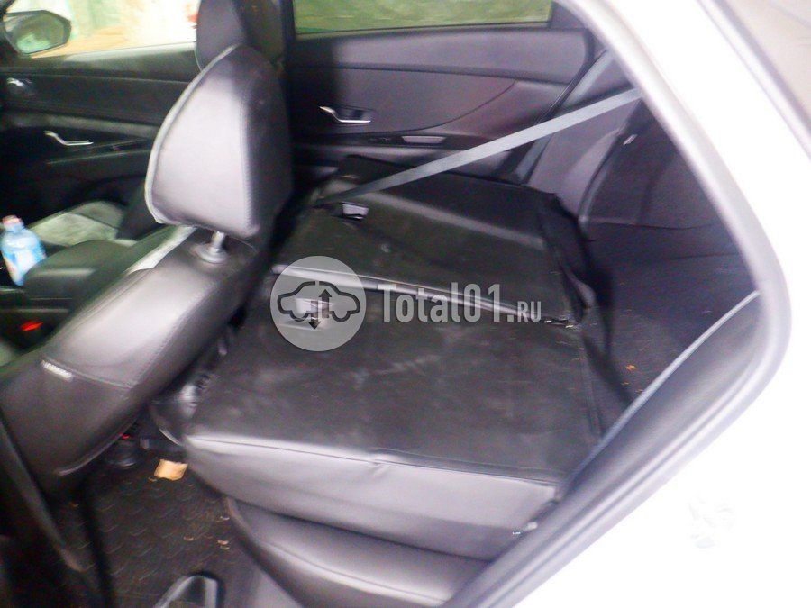 Фото Hyundai Elantra 48