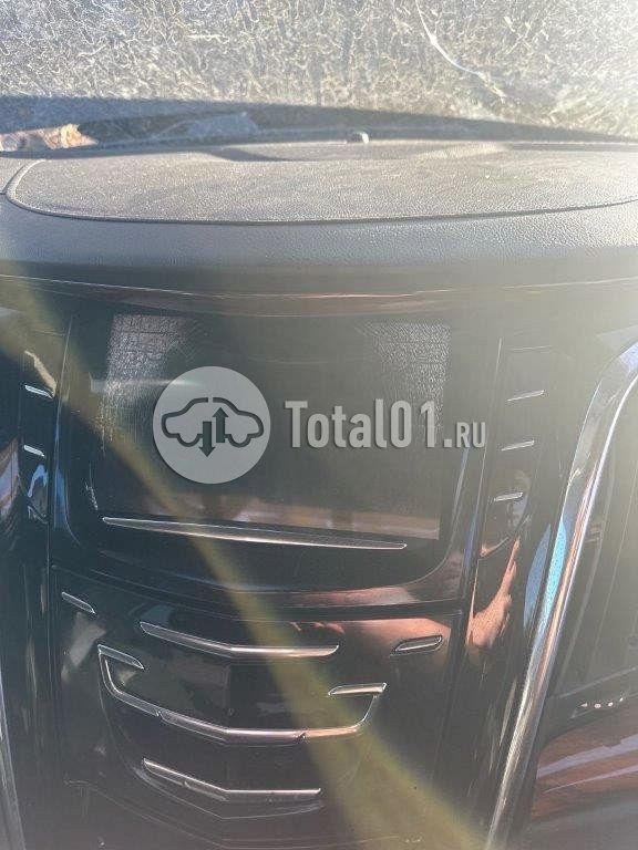 Фото Cadillac Escalade 560