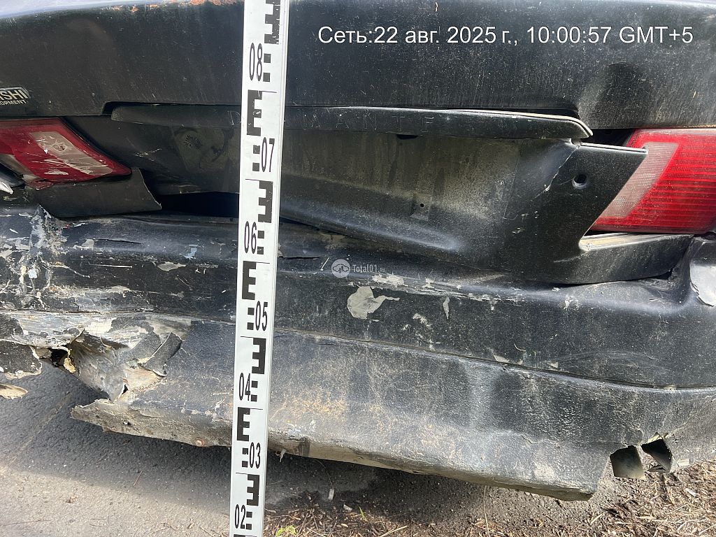 Фото Mitsubishi Diamante 22