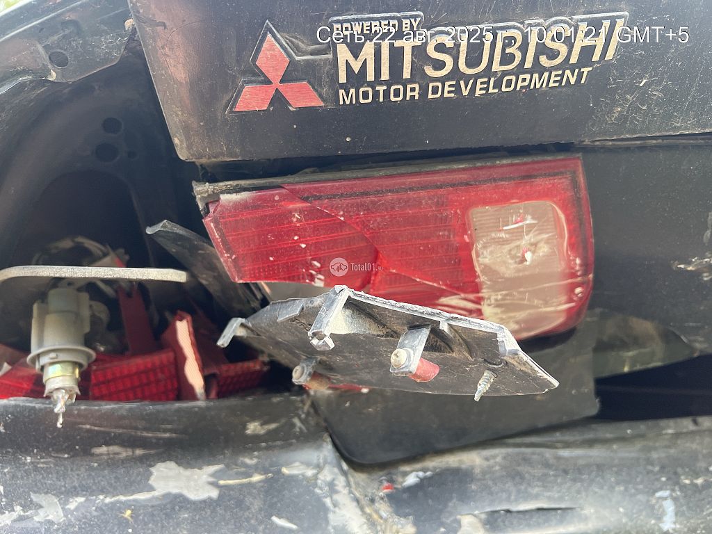 Фото Mitsubishi Diamante 54