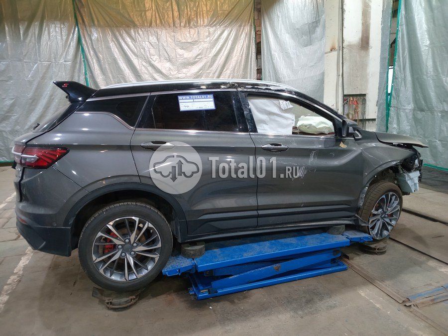 Фото Geely Coolray 10