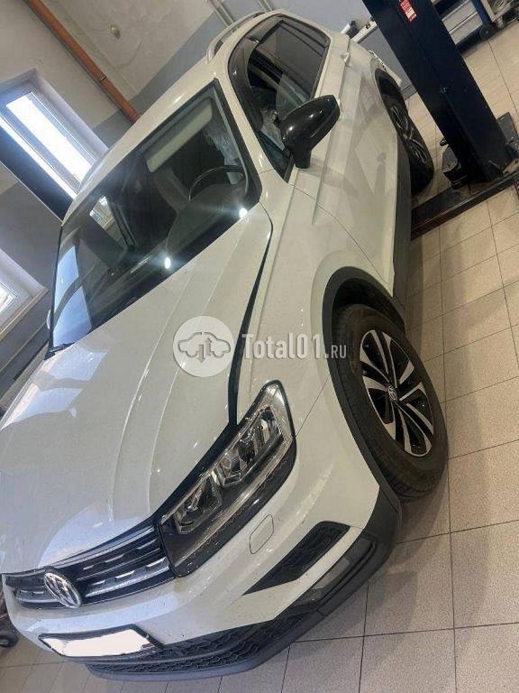 Фото Volkswagen Tiguan 10