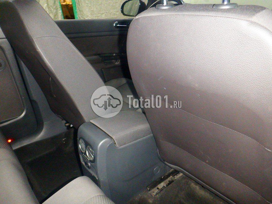 Фото Volkswagen Golf Plus 36