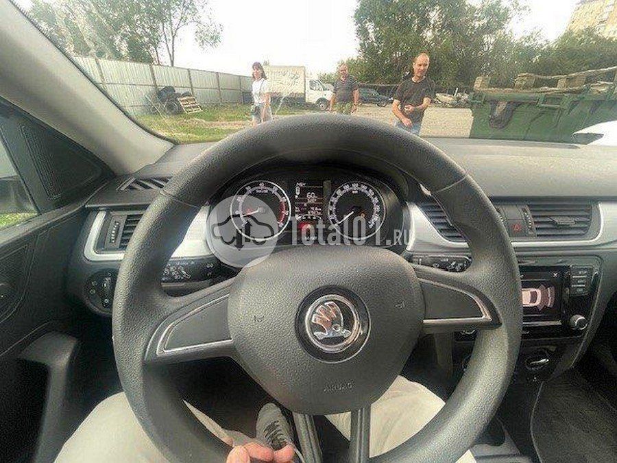 Фото Skoda Rapid 26