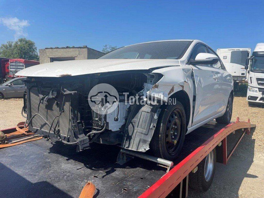 Фото Changan EADO PLUS 8