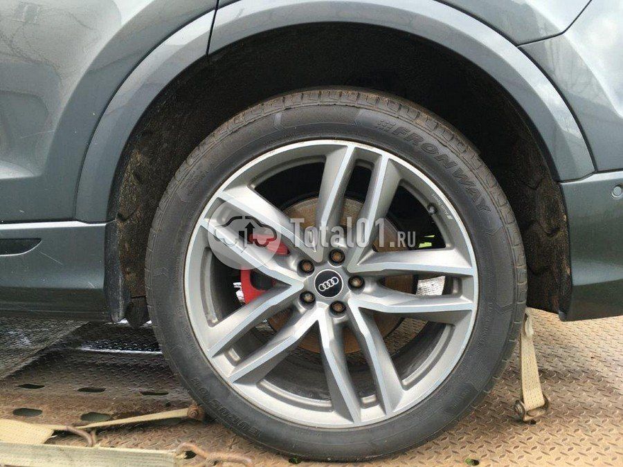 Фото Audi Q8 36