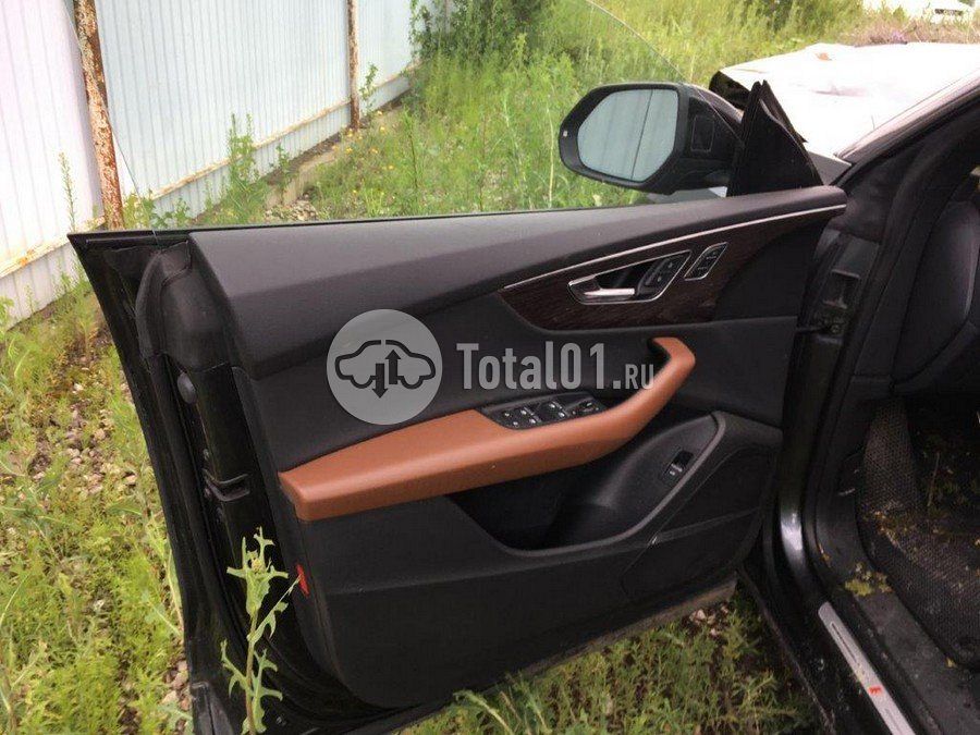 Фото Audi Q8 112