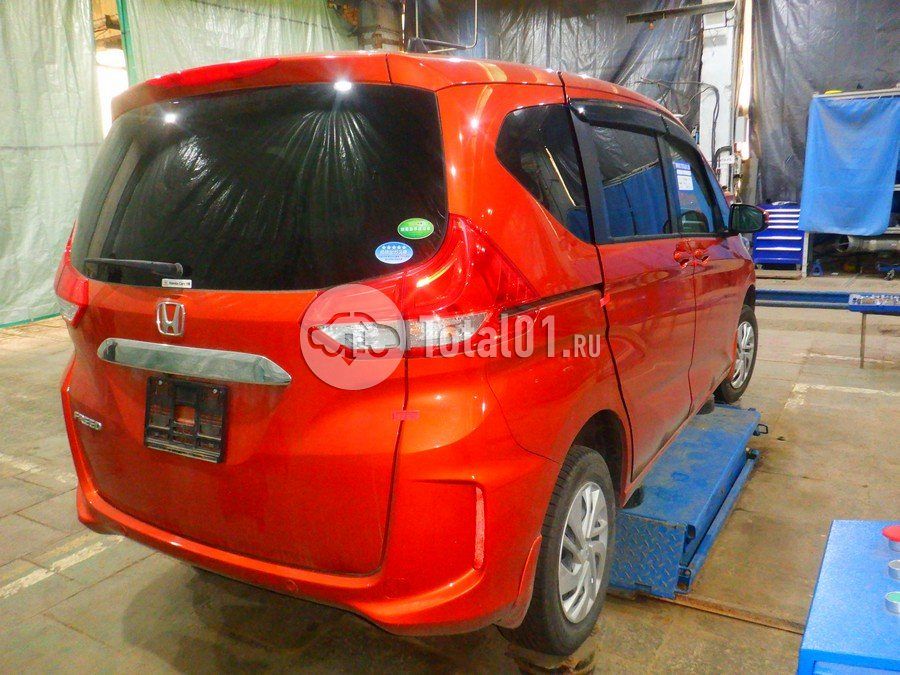 Фото Honda Freed 16