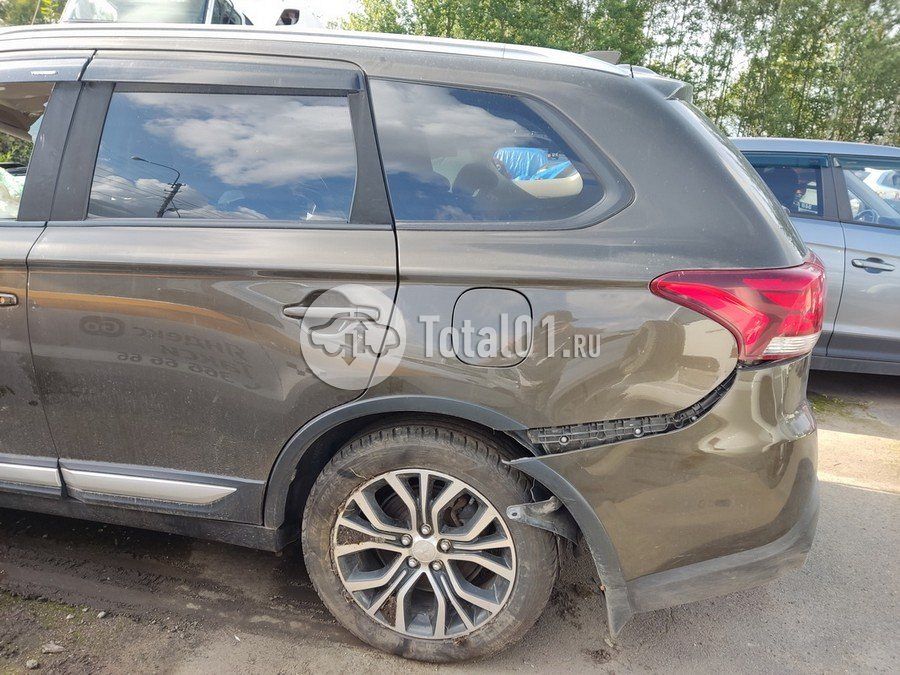 Фото Mitsubishi Outlander 14