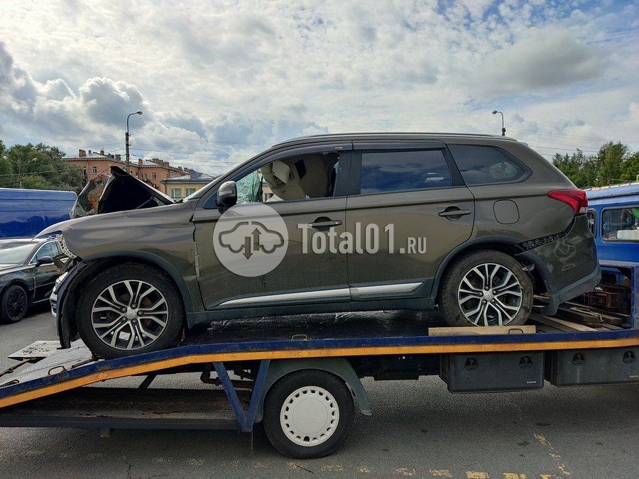 Фото Mitsubishi Outlander 70