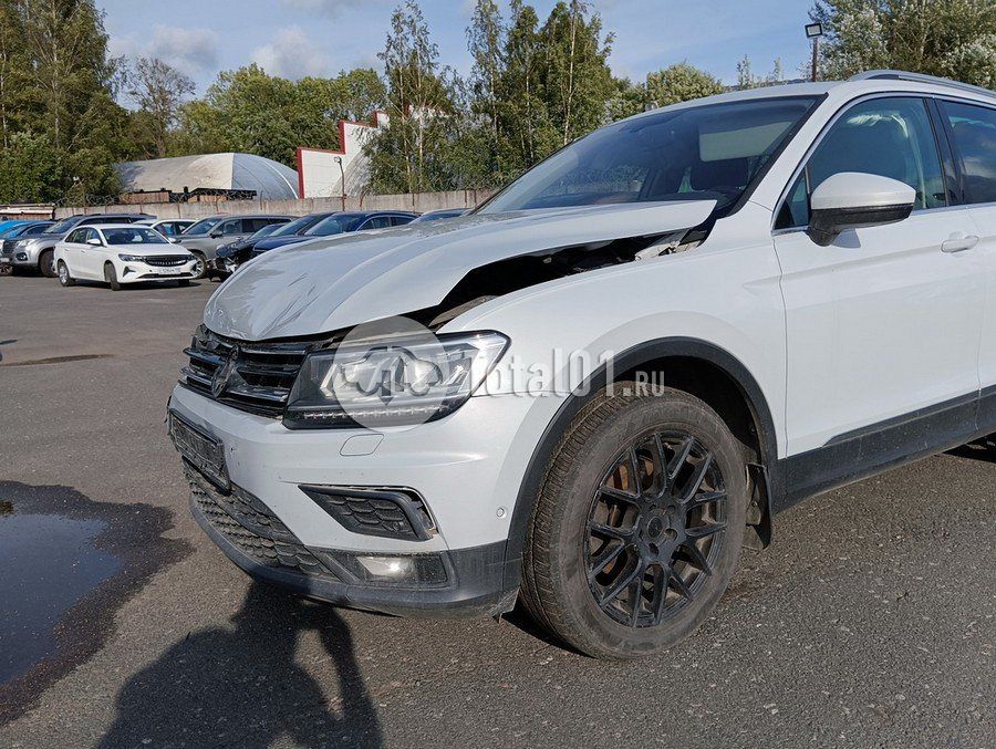Фото Volkswagen Tiguan 10