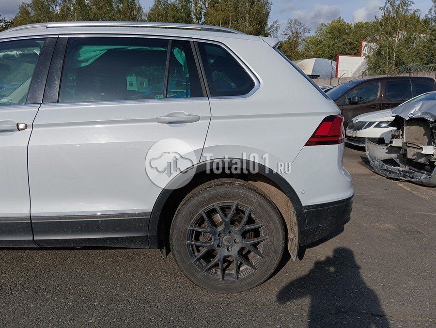 Фото Volkswagen Tiguan 14